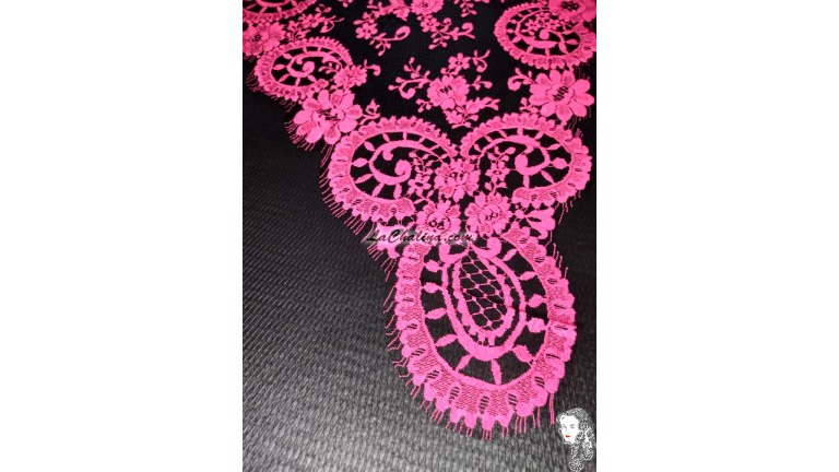 MEDALLON - FUCHSIA / BLACK 441
