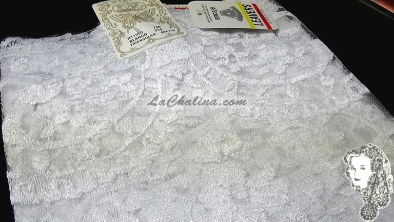 MEDALLON - WHITE 010
