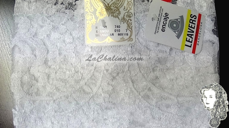 MEDALLON - WHITE 010