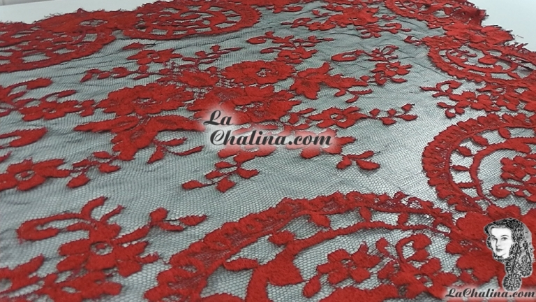 MEDALLON - RED / BLACK 411
