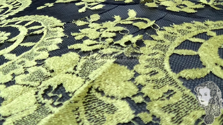 MEDALLON - GOLD / BLACK 900